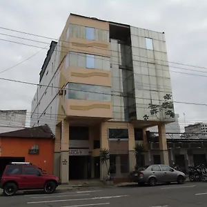 Hotel Queens